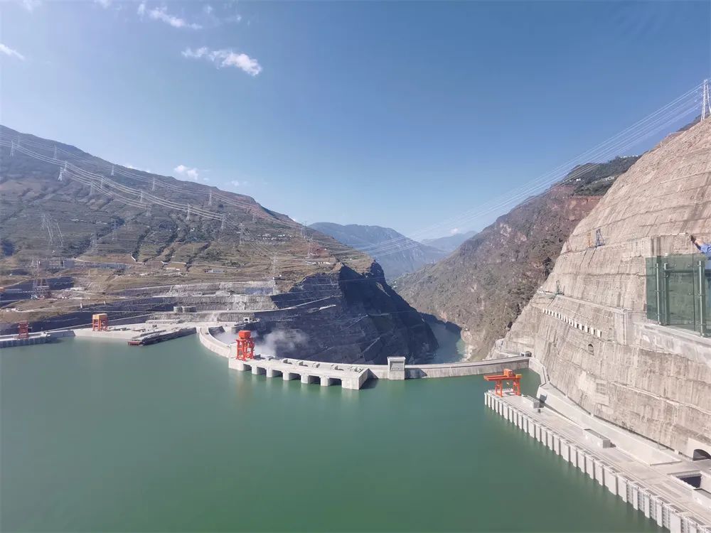 伟德体育 - 综合体育赛事平台|奥体中心相助同伴