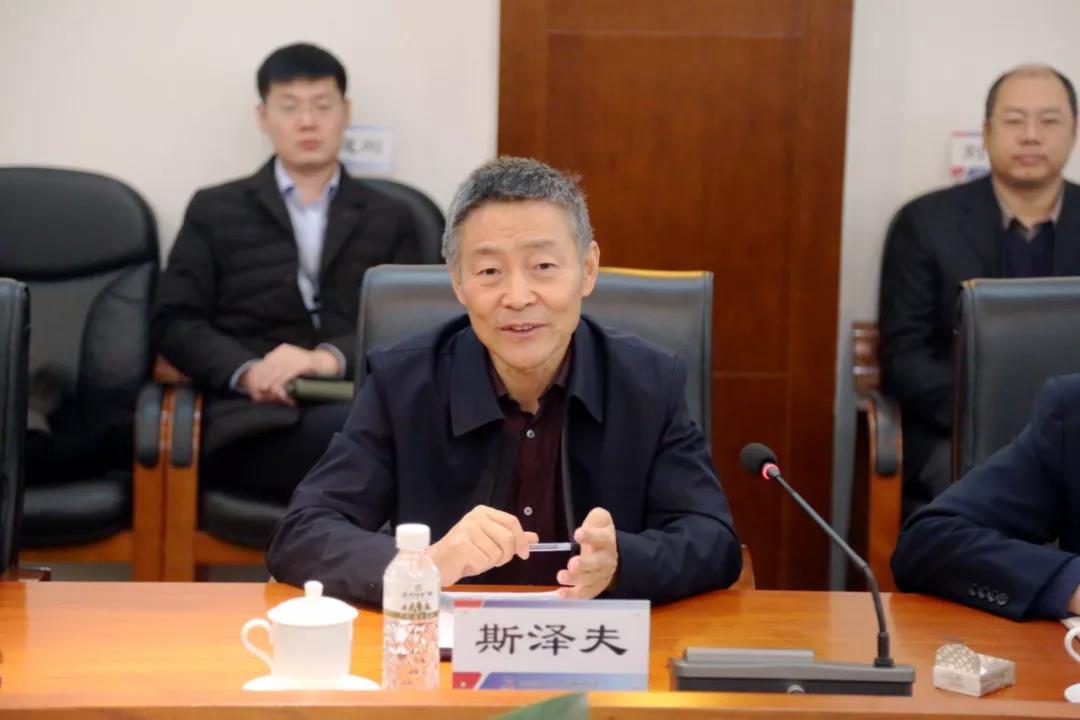 伟德体育 - 综合体育赛事平台|奥体中心相助同伴