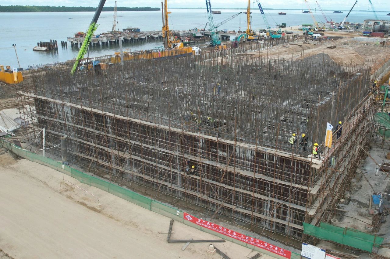 伟德体育 - 综合体育赛事平台|奥体中心相助同伴