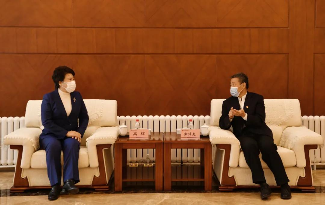 伟德体育 - 综合体育赛事平台|奥体中心相助同伴