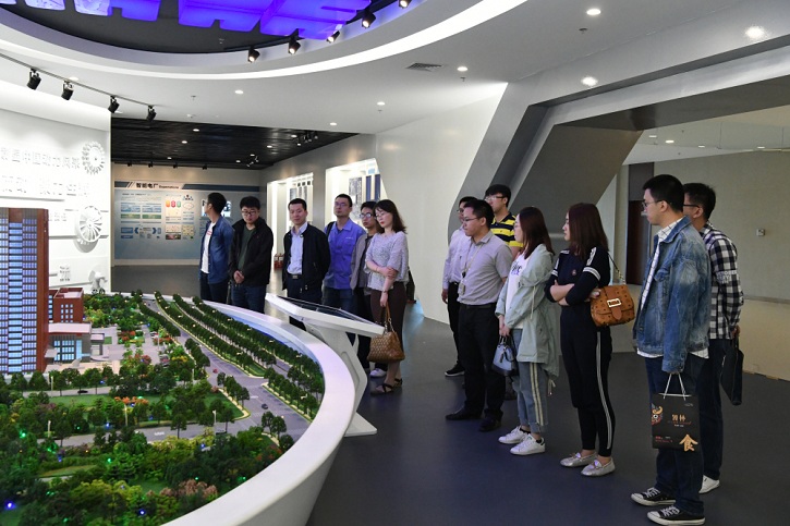 伟德体育 - 综合体育赛事平台|奥体中心相助同伴