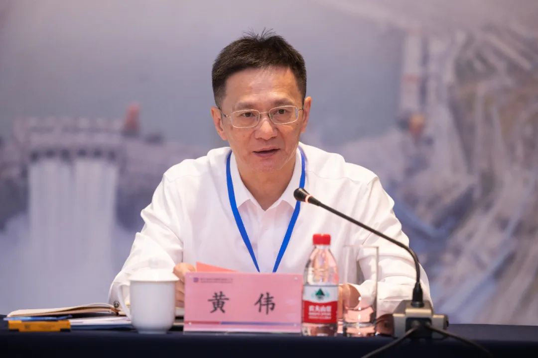 伟德体育 - 综合体育赛事平台|奥体中心相助同伴