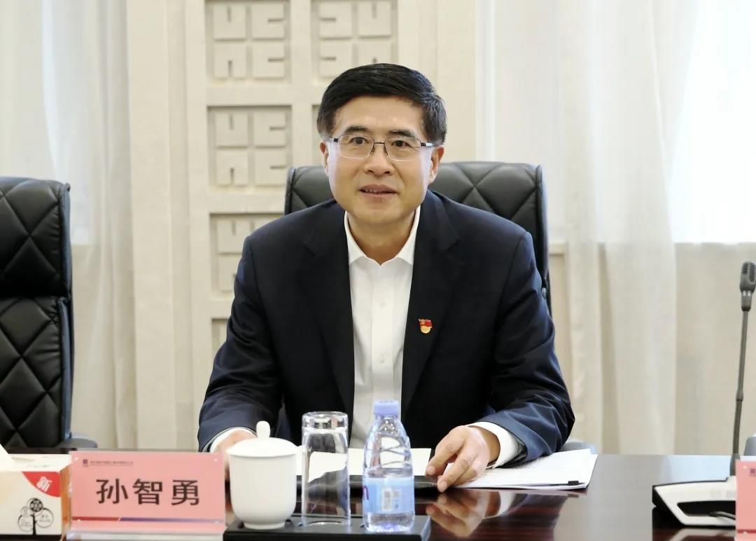 伟德体育 - 综合体育赛事平台|奥体中心相助同伴