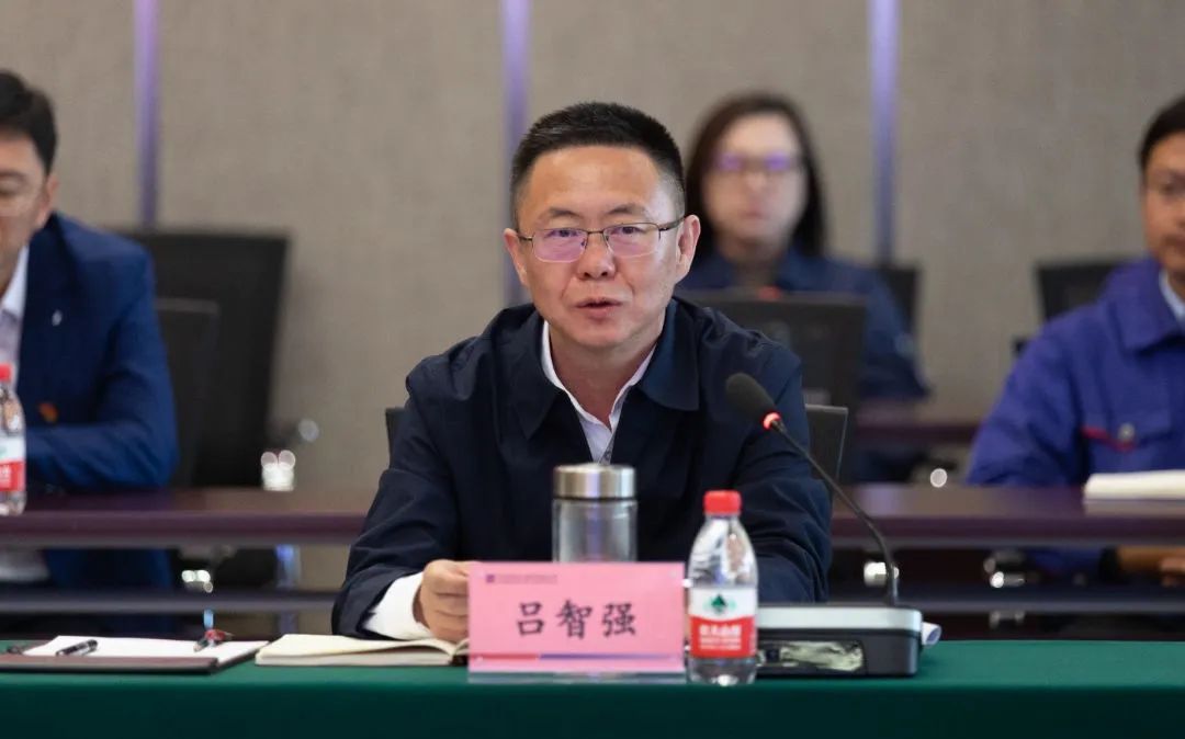 伟德体育 - 综合体育赛事平台|奥体中心相助同伴