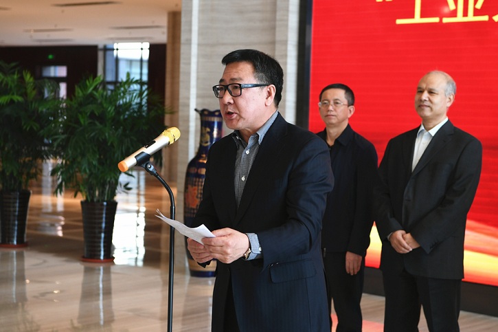 伟德体育 - 综合体育赛事平台|奥体中心相助同伴