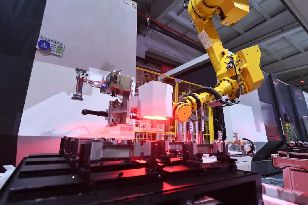 伟德体育 - 综合体育赛事平台|奥体中心相助同伴