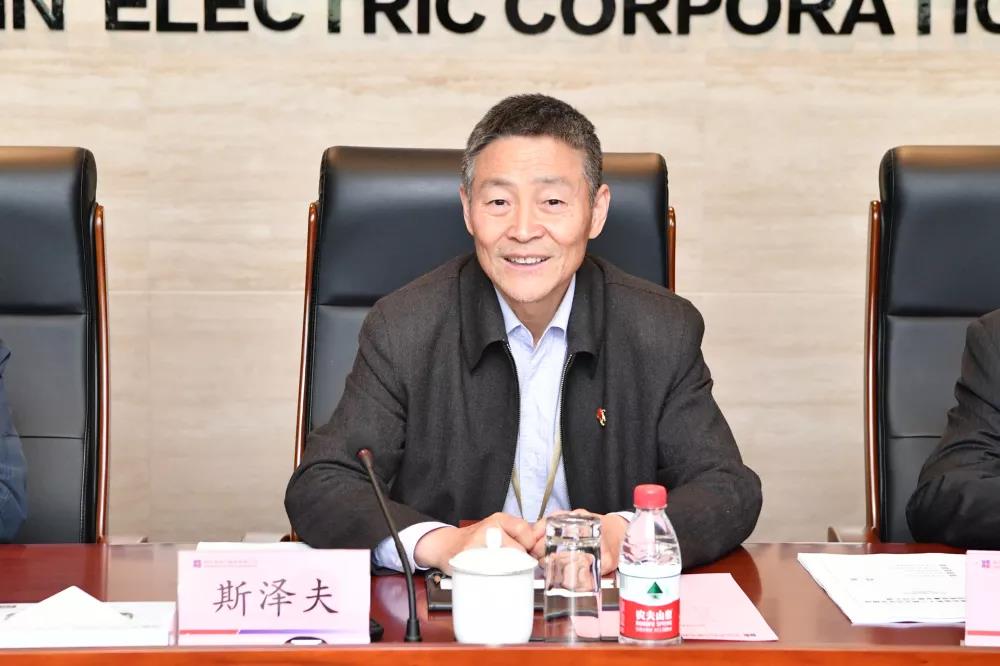 伟德体育 - 综合体育赛事平台|奥体中心相助同伴