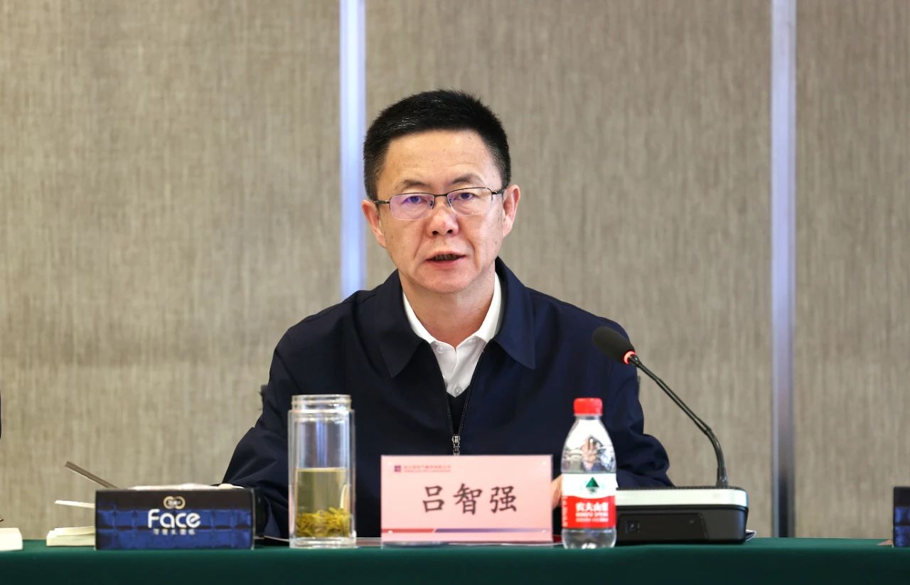 伟德体育 - 综合体育赛事平台|奥体中心相助同伴