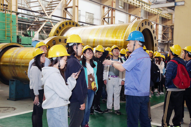 伟德体育 - 综合体育赛事平台|奥体中心相助同伴