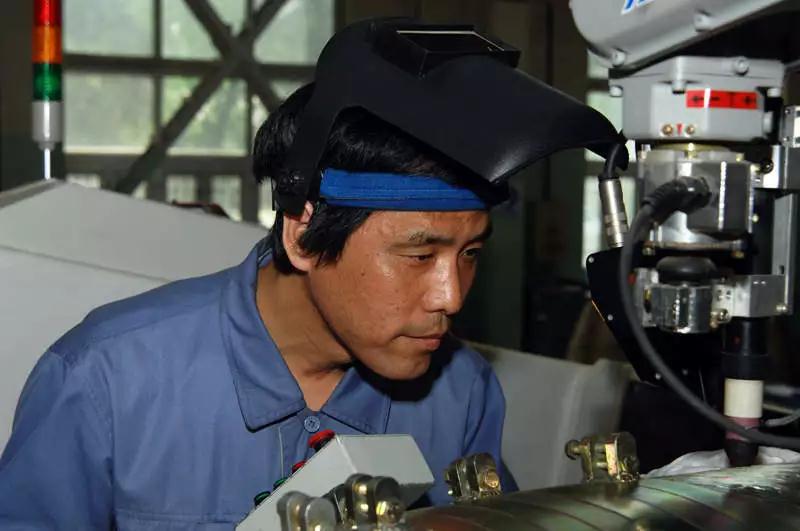 伟德体育 - 综合体育赛事平台|奥体中心相助同伴